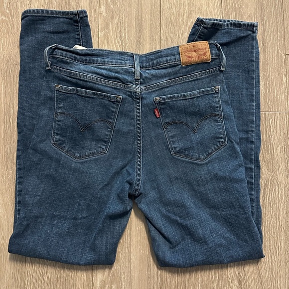 312 Levi’s Denim Skinny Jean | Size 29W x 30L - Picture 3 of 3